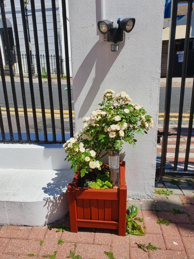 Waynes Place Hotel Brighton ภายนอก รูปภาพ
